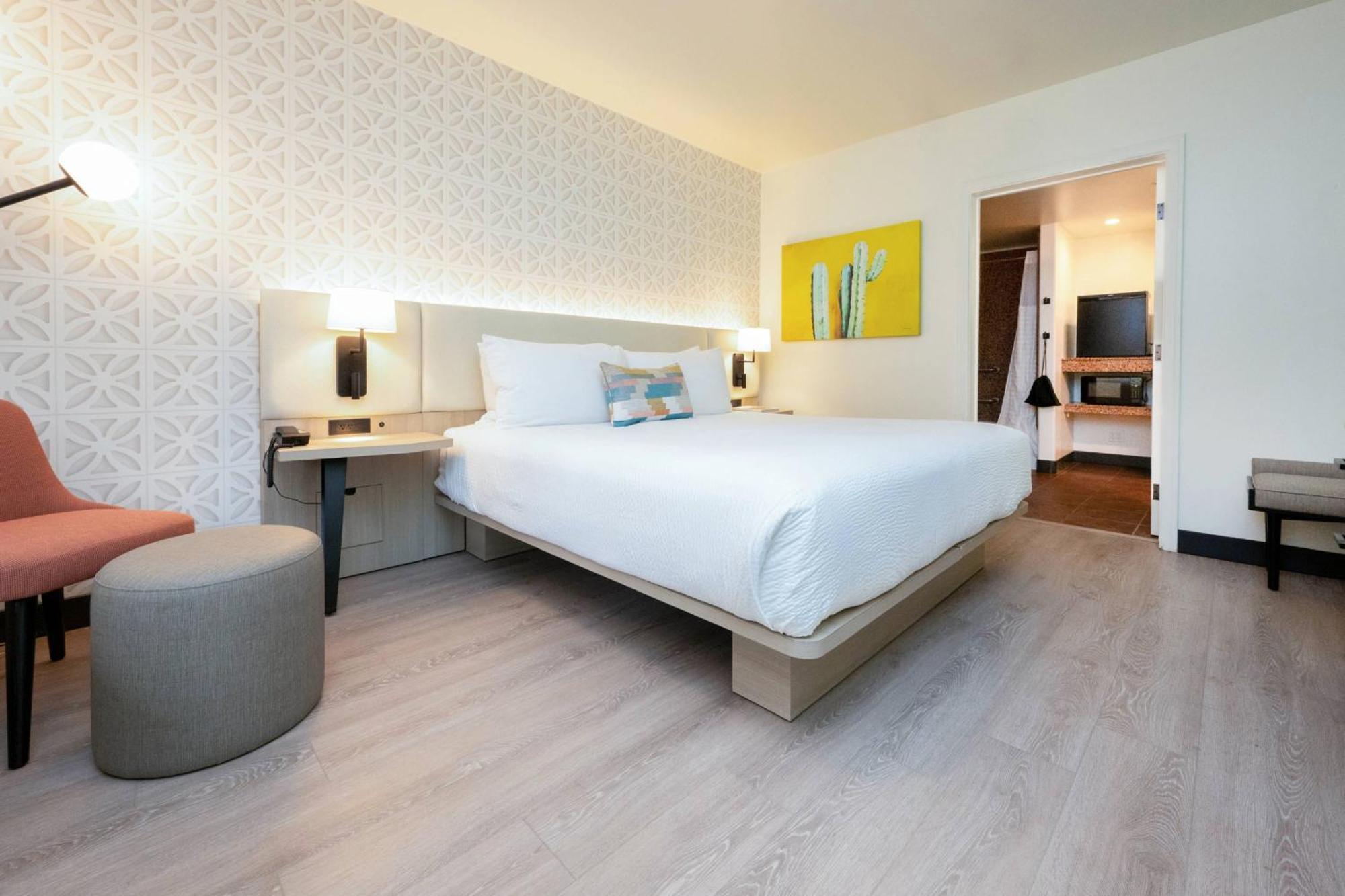 Standard King Room