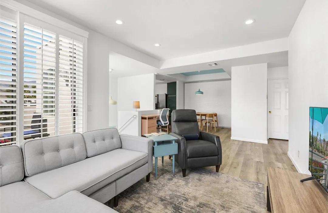 Modern & Uncluttered-1