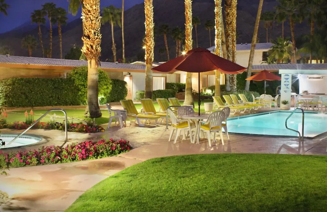 A Place In The Sun Hotel - Adults Only Big Units, 24H Heated Pool & Spa In 1 Acre Park Prime Location, Dog Friendly, Top Midcentury Modern Boutique Hotel-1