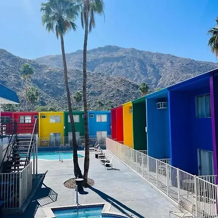 Delos Reyes Palm Springs-3